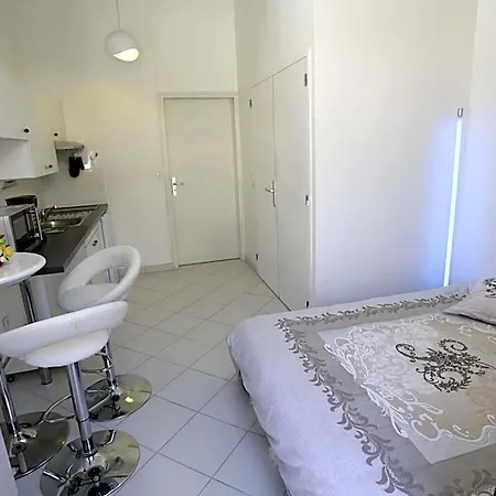 Les Bains Douches 3*